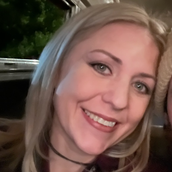 Meet your Posher, Cassie - Picture 1 of 1